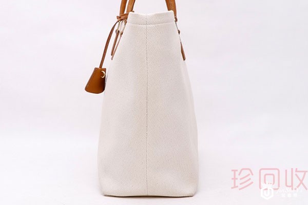 Celine米白色帆布单肩包侧面实拍 Celine米白色帆布单肩包侧面实拍