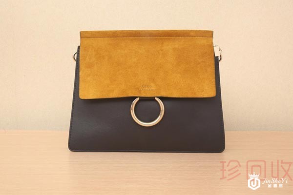 蔻依拼色斜挎包