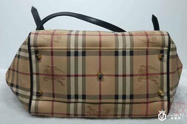 双色拼接款的博柏利包包回收多少钱