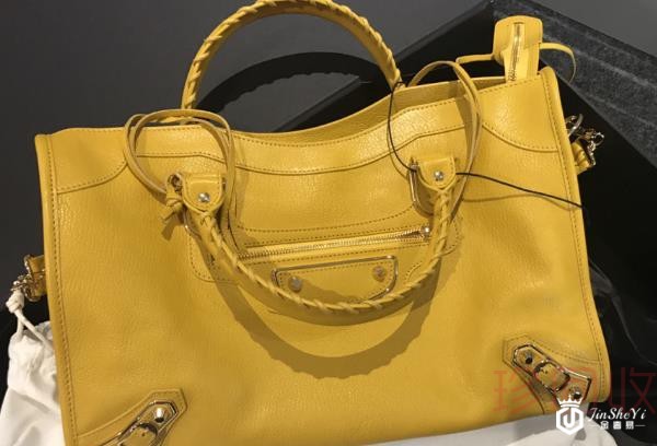 名牌包包二手商店会回收吗 还有哪些途径可选