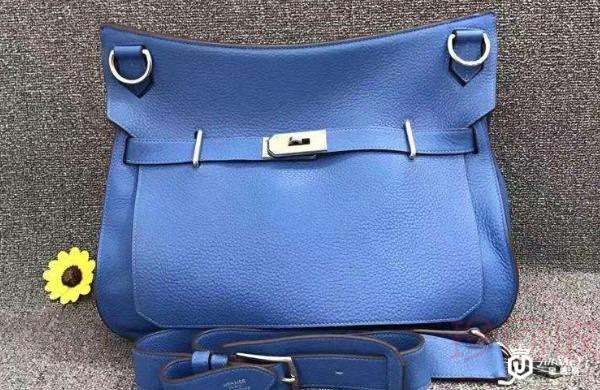 才用了一个月的lv包回收多少钱