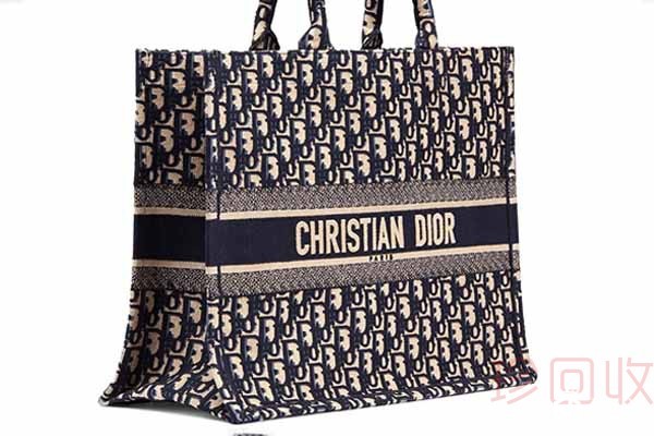 迪奥包全新回收报价高低由款式决定吗 迪奥包全新回收报价高低由款式决定吗