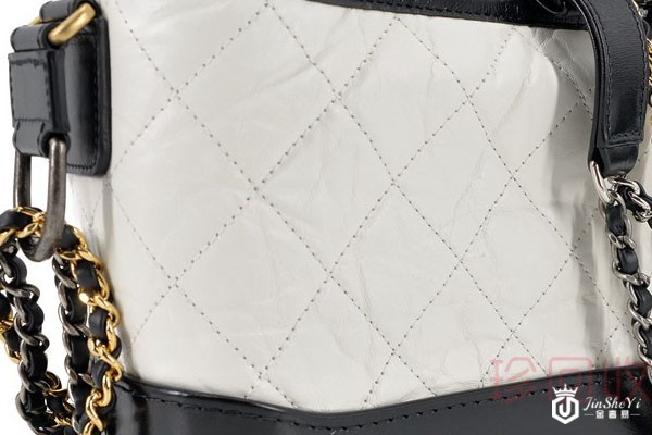 回收名牌包包卖二手一般怎么定价