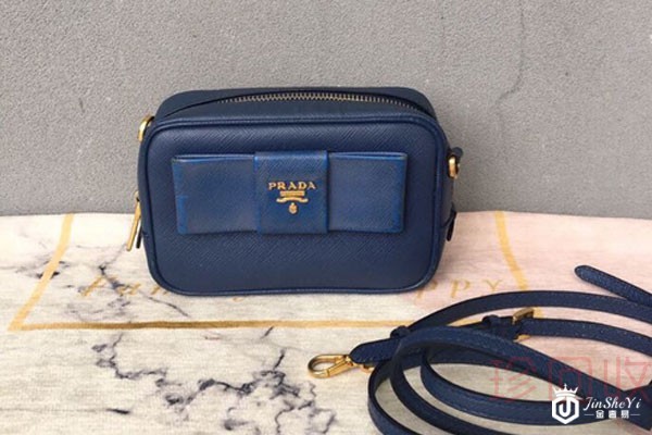 9成新的普拉达二手包回收多少钱