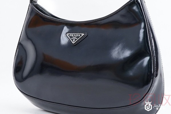 普拉达专卖店回收包包吗 不如试试这里