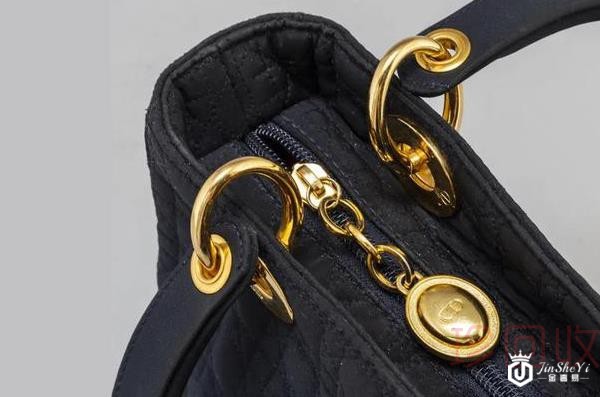 迪奥三格戴妃包回收多少钱