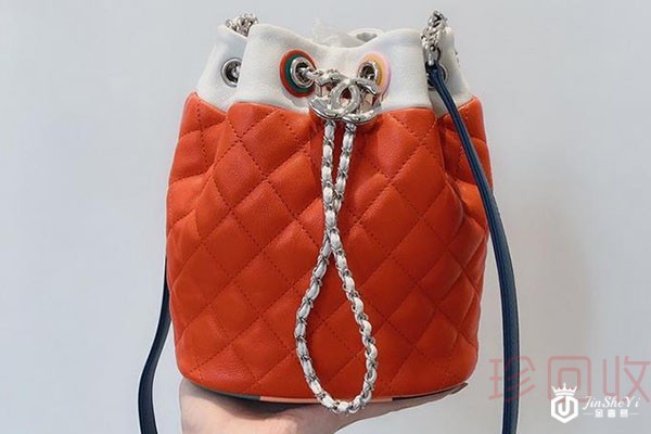 香奈儿水桶包回收多少钱一个 香奈儿水桶包回收多少钱一个