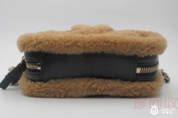 包包回收一般打几折由什么来决定