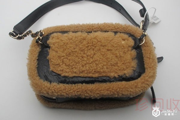 包包回收一般打几折由什么来决定