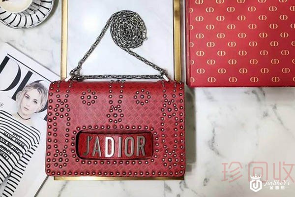 哪里回收迪奥包包的报价会高上一筹 