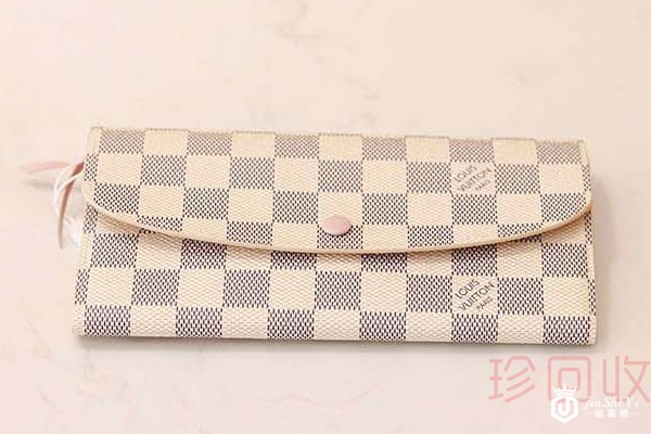 8000元的lv钱包回收能有原价一半吗