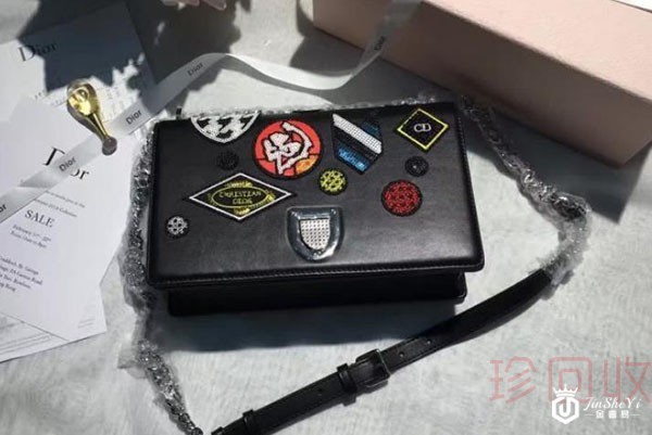 回收二手名牌包包联系方式可以这样找 