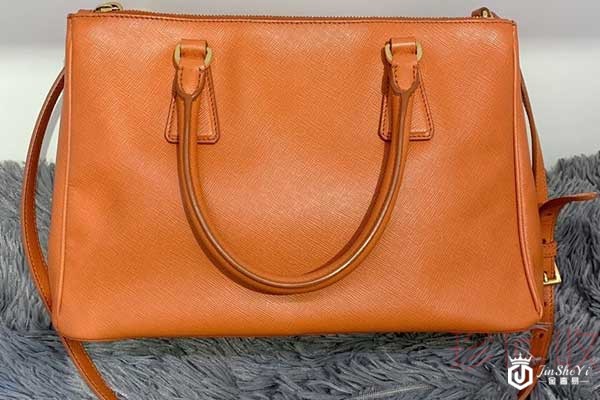 prada二手杀手包回收多少钱