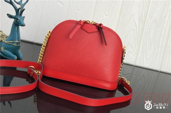 lv包有点划痕回收卖多少钱