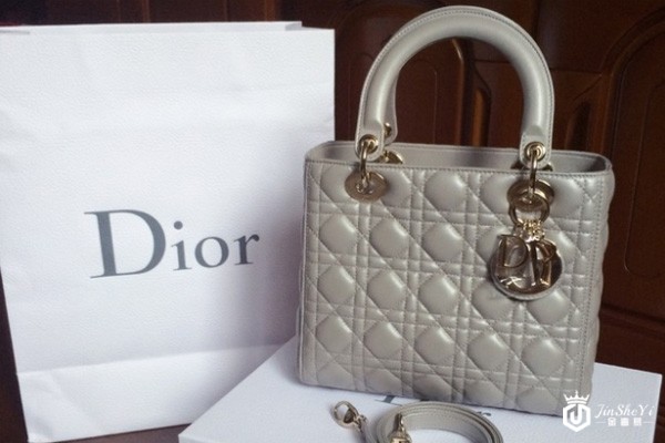 迪奥戴妃包如何在二手回收市场中换新款? 迪奥戴妃包如何在二手回收市场中换新款?