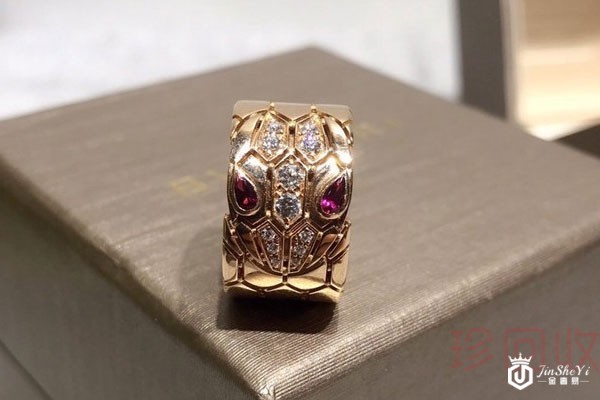 宝格丽SERPENTI系列钻戒