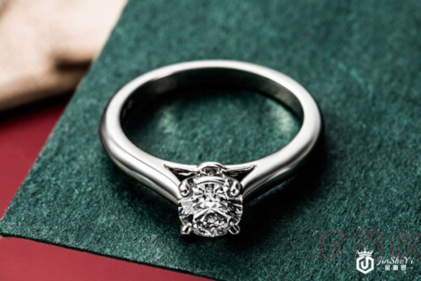 2万五的钻戒回收能卖多少钱 