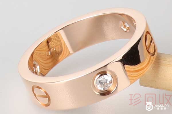 卡地亚三钻戒指回收价格怎么算的 卡地亚三钻戒指回收价格怎么算的