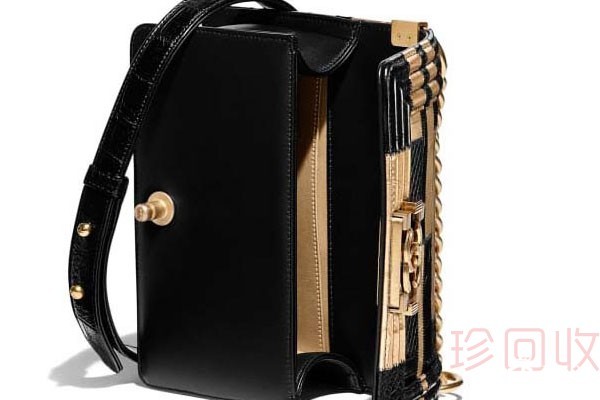 香奈儿蟒蛇皮包包回收价格波动与材质有关吗