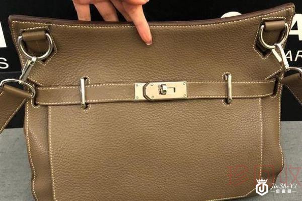 从未保养的lv包回收折价一般是多少