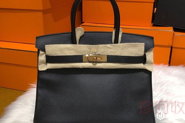 附近哪里有名牌包包回收店