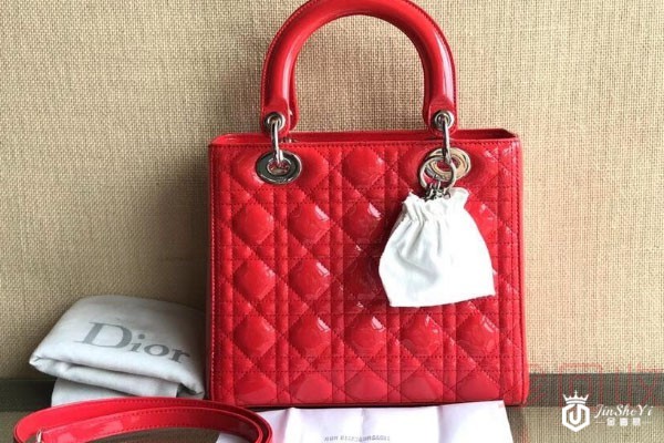 专柜有无dior戴妃包回收服务