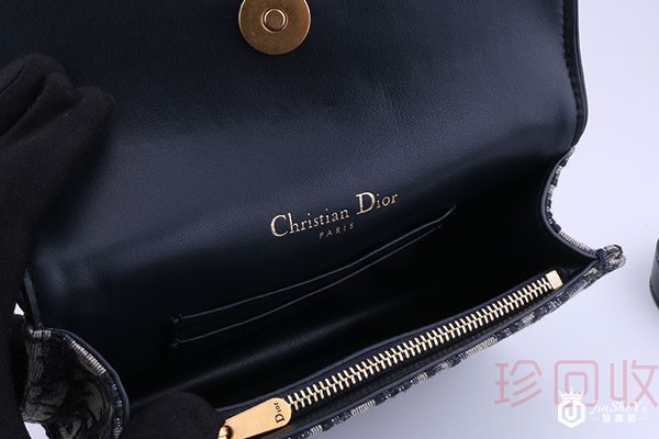 dior腰包回收价是否和成色有关