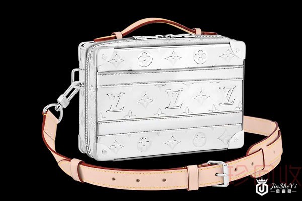 95新的lv包包回收价格一般多少钱