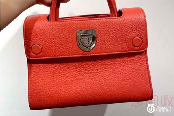 五金变色的迪奥包回收什么价位算正常