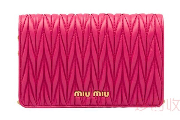 miumiu水晶包回收价格差异大吗 多少才合适