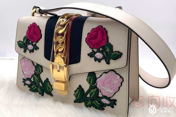 正规名包回收价格是多少 几折回收不吃亏