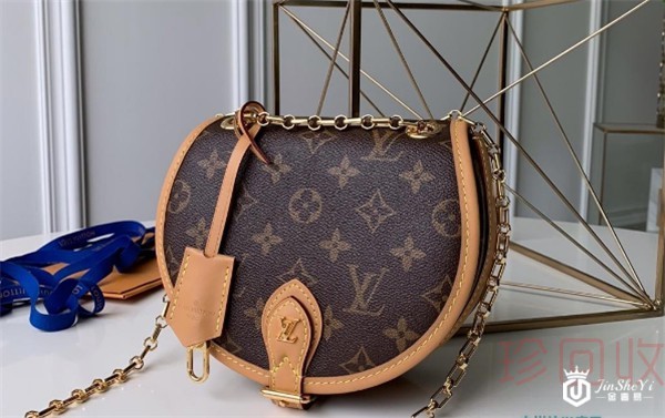 名包回收店铺回收条件跟网站比有何不同