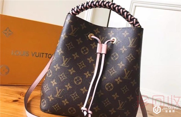 7成新的二手lv包回收多少钱 7成新的二手lv包回收多少钱