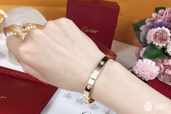 卡地亚Love手镯值得回收吗?它的回收价值如何? 卡地亚Love手镯值得回收吗?它的回收价值如何?