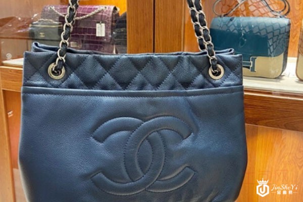 香奈儿蓝色购物单肩包实拍 香奈儿蓝色购物单肩包实拍
