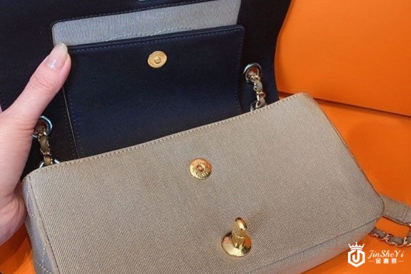 香奈儿拼色布面链条包展开实拍