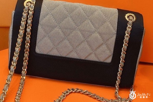 香奈儿拼色布面链条包背面实拍