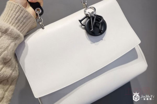迪奥白色中号手提包实拍 迪奥白色中号手提包实拍