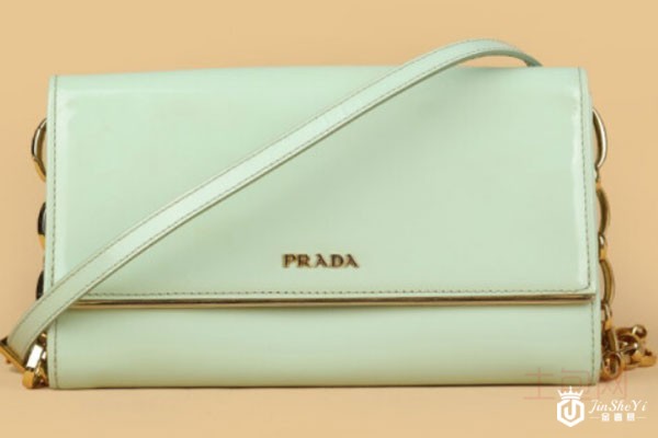 普拉达绿色漆皮女士斜挎包实拍 普拉达绿色漆皮女士斜挎包实拍