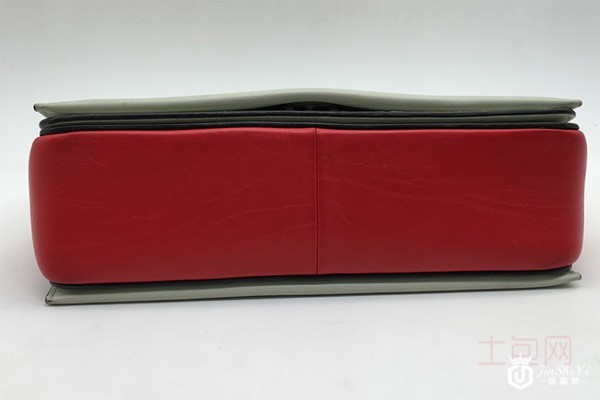 二手95新Celine赛琳拼色牛皮包底部实拍图