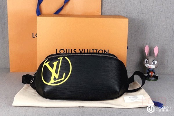 LV水波纹黄Logo腰包正面实拍图