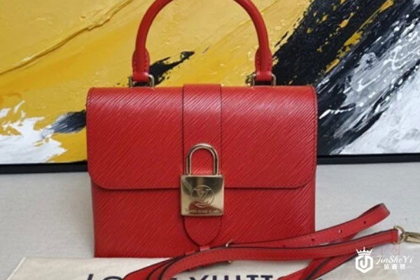 路易威登红色涂层单肩斜跨包实拍 路易威登红色涂层单肩斜跨包实拍
