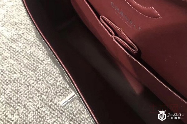 CHANEL香奈儿19新款菱格牛皮单肩链条女包内里展示图