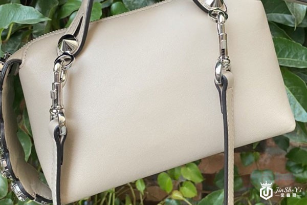 芬迪by the way小号米色手提包背面实拍