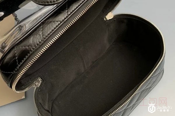 香奈儿黑色小牛皮银扣单肩包内部实拍