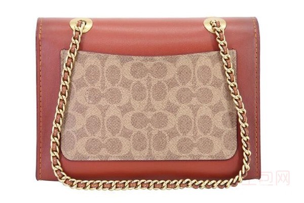 蔻驰山茶花链条女包背面展示图 蔻驰山茶花链条女包背面展示图