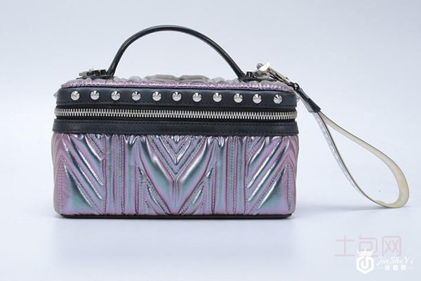 MCM炫彩盒子限量二手包包哪里回收很重要，一定不能轻视