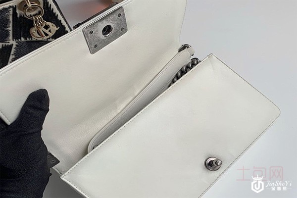 二手95新香奈儿蛇皮女包实拍图