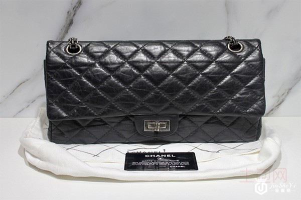 二手95新香奈儿女包正面展示图
