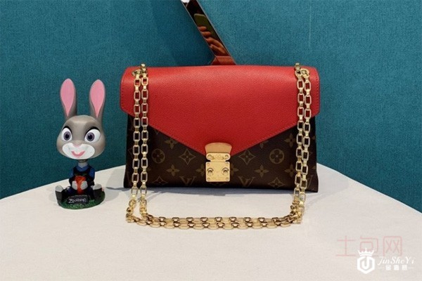 二手95新LV路易威老花拼皮女包正面实拍图 二手95新LV路易威老花拼皮女包正面实拍图